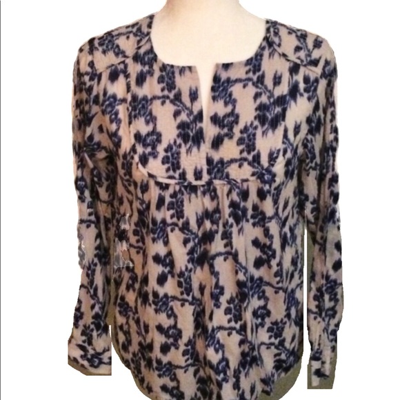 GAP Tops - GAP floral print blouse